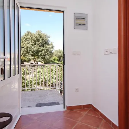 By The Sea - 9154 كورتْشولا